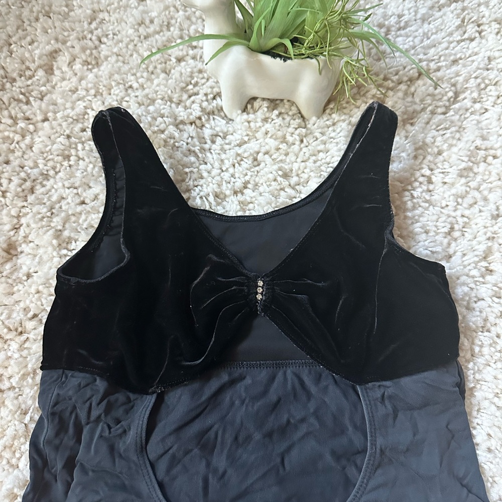 Cute adorable vintage cleavage black diamond velvet one piece bathing sw… - Picture 3 of 6